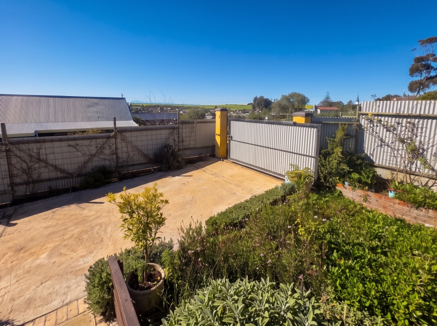 2 Bedroom Property for Sale in Napier Western Cape